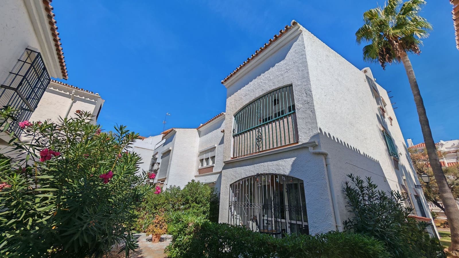 2 Zimmer Apartment zu verkaufen in Torrox-Costa mit Pool - 280.000 € (Ref: 10123380)