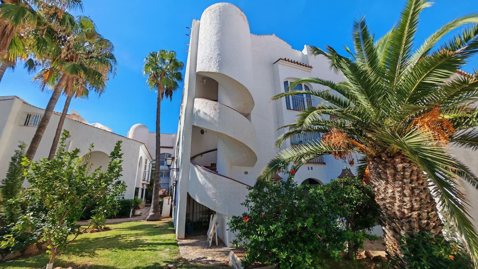 2 Zimmer Apartment zu verkaufen in Torrox-Costa mit Pool - 280.000 € (Ref: 10123380)
