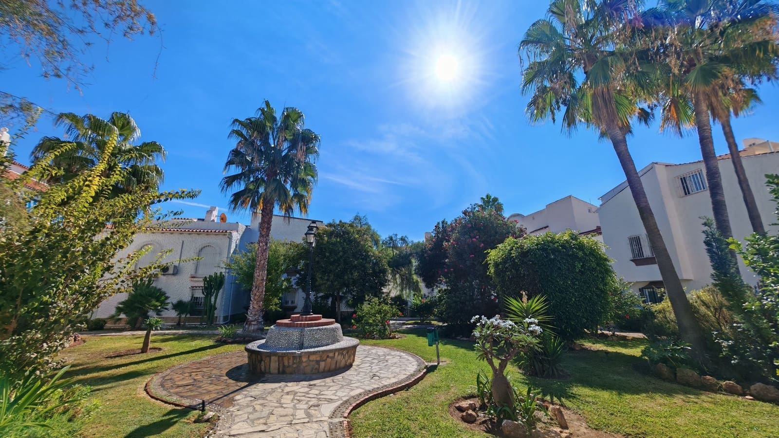 2 Zimmer Apartment zu verkaufen in Torrox-Costa mit Pool - 280.000 € (Ref: 10123380)