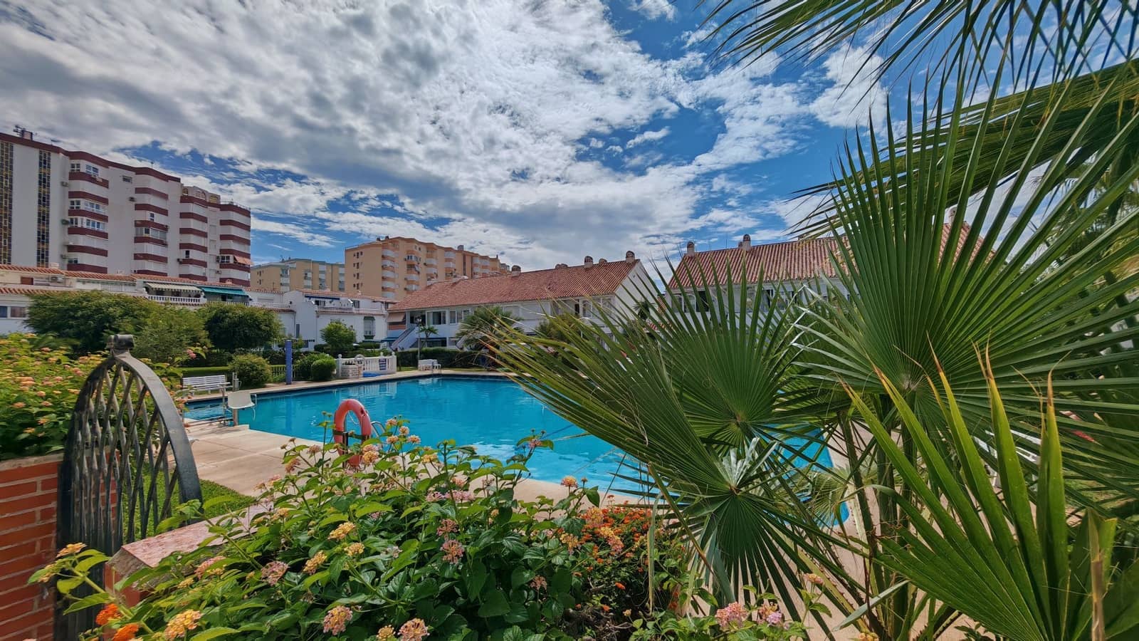 2 Zimmer Apartment zu verkaufen in Torrox-Costa mit Pool - 280.000 € (Ref: 10123380)