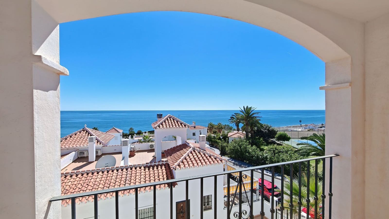 Casa de 4 habitaciones en Torrox-Costa en venta con piscina garaje - 500.000 € (Ref: 10168125)
