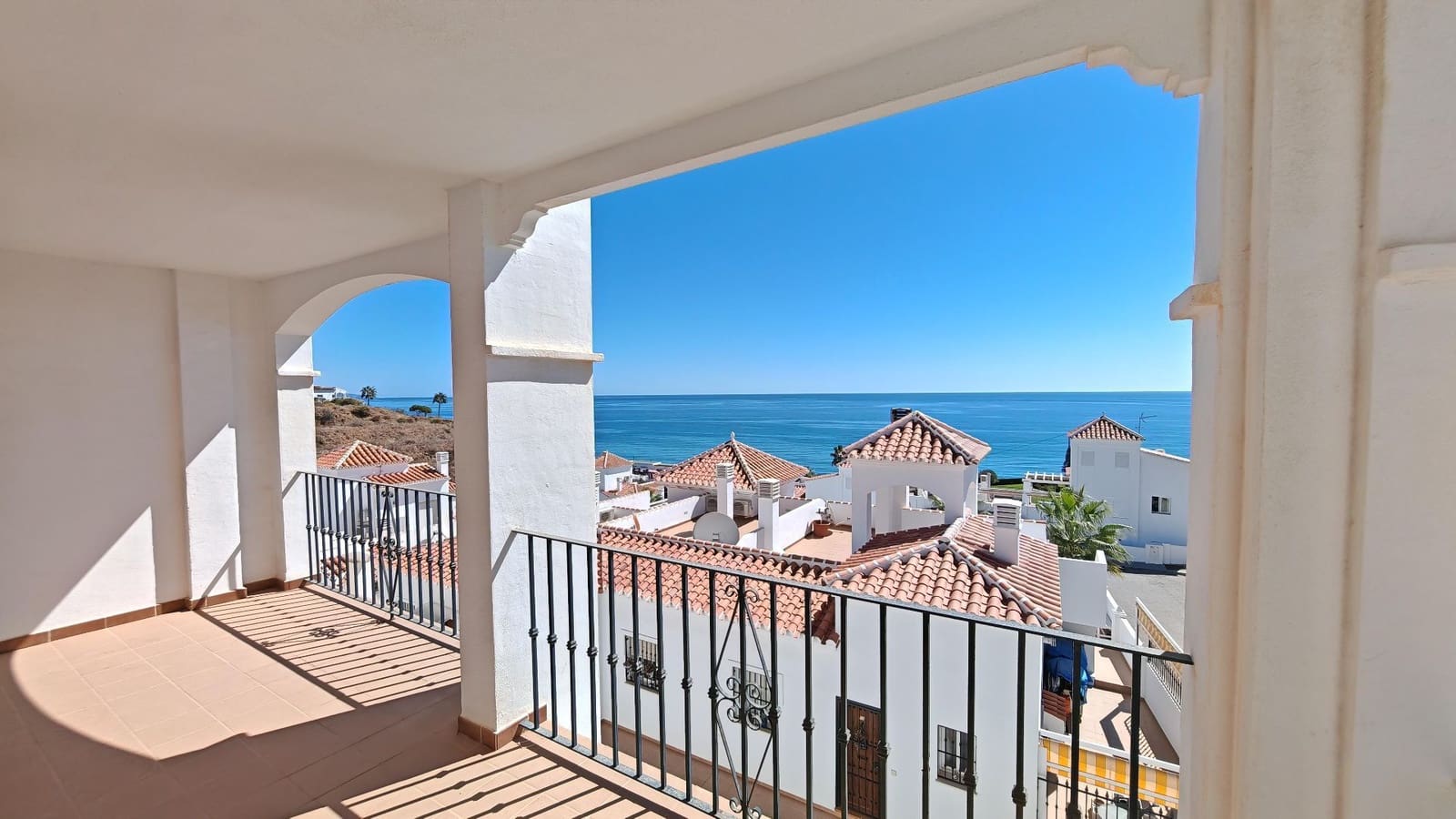 Casa de 4 habitaciones en Torrox-Costa en venta con piscina garaje - 500.000 € (Ref: 10168125)