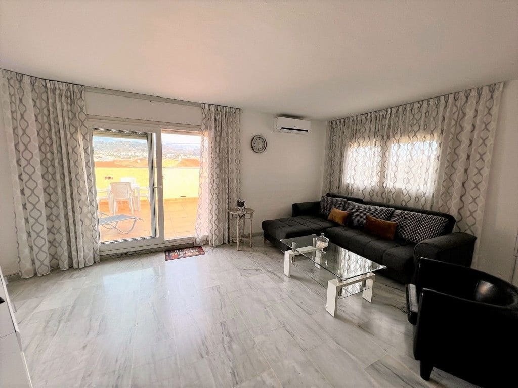 2 soverom Penthouse til salgs i Torrox-Costa med svømmebasseng - € 435 000 (Ref: 6266839)