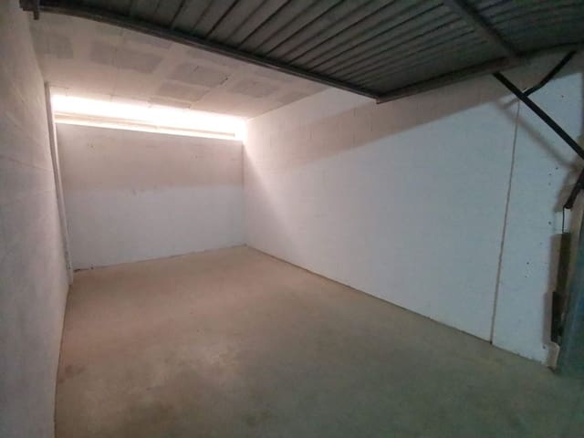 Garage for rent in Urbanización Santa Rosa, Torrox - € 180 (Ref: 7035869)
