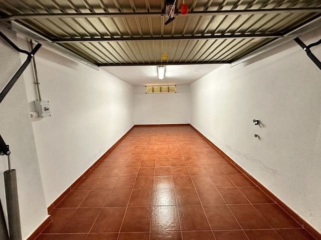 Garage til leje i Laguna Beach, Torrox - € 150 (Ref: 7149640)