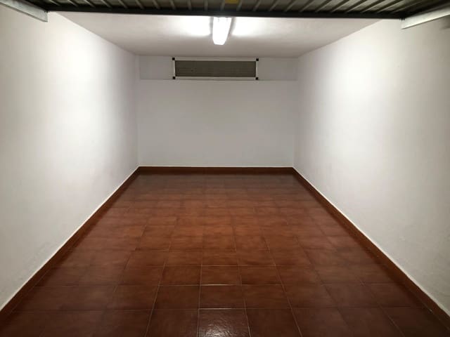 Garage til leje i Laguna Beach, Torrox - € 150 (Ref: 7149640)