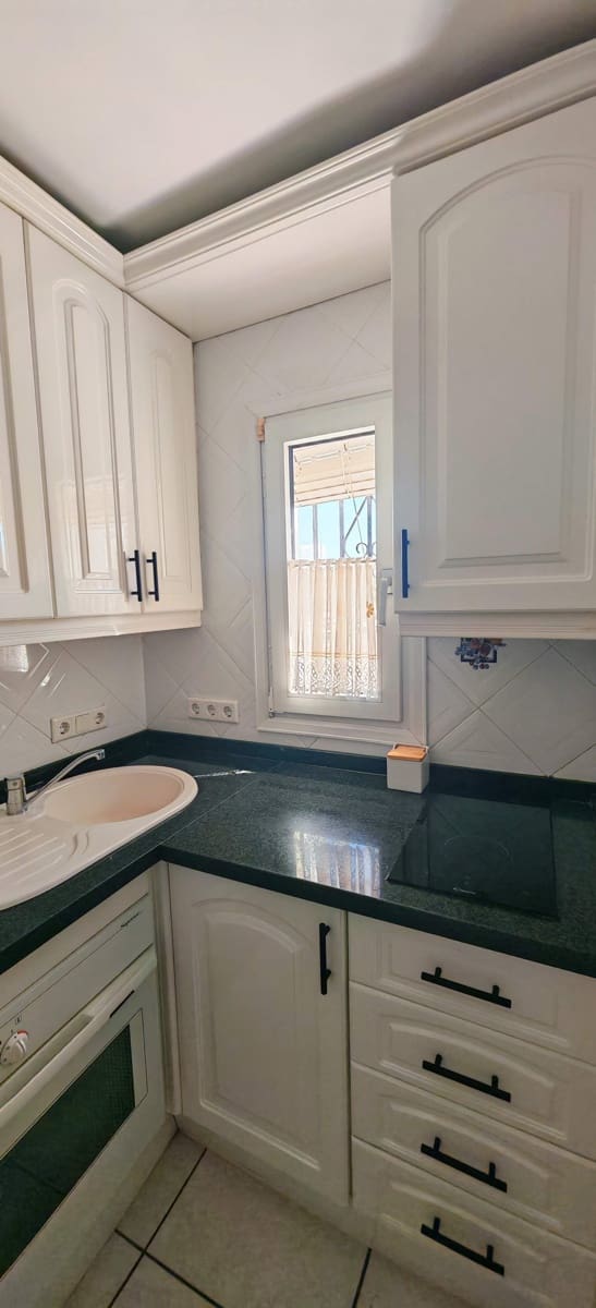 2 slaapkamer Huis voor vakantieverhuur in Torrox-Costa met zwembad - € 850 (Ref: 7274662)