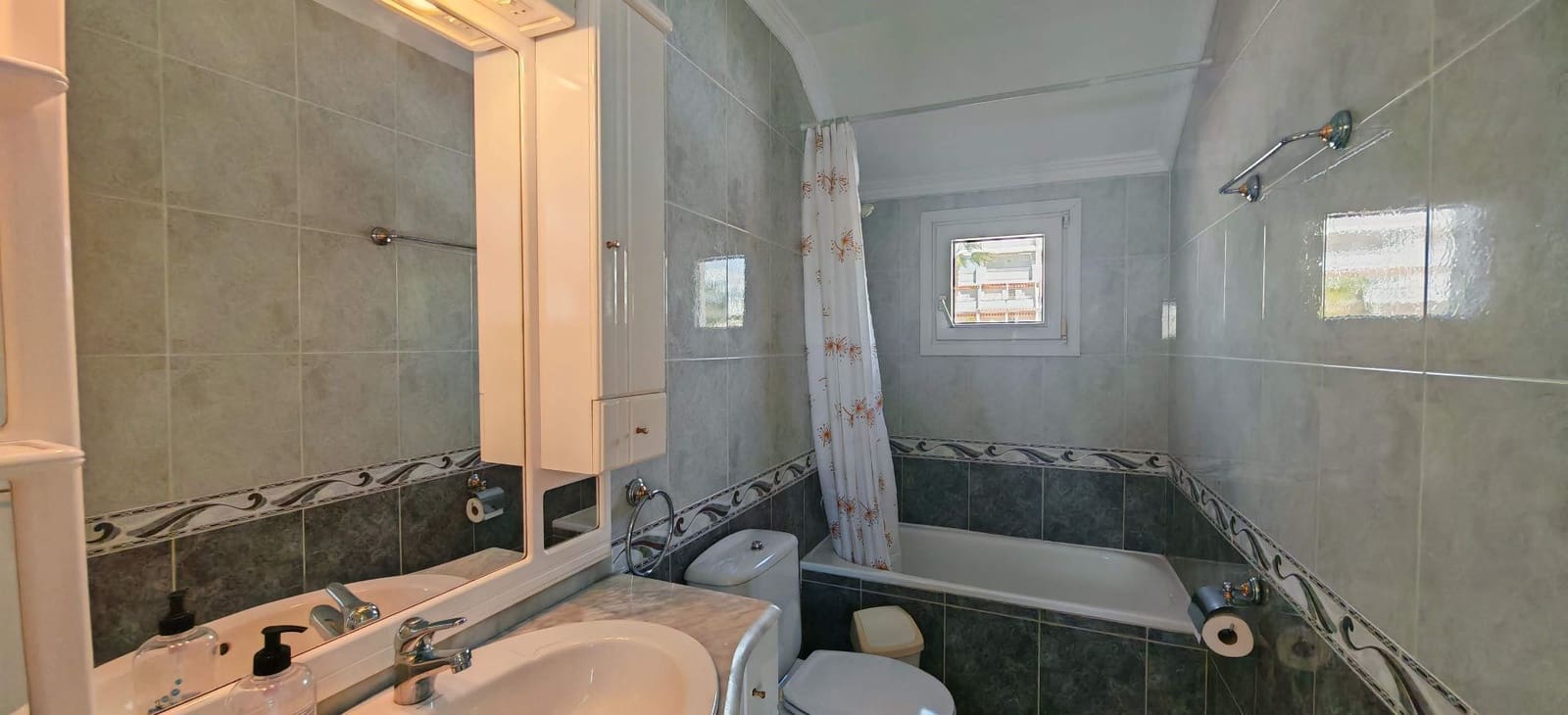 2 slaapkamer Huis voor vakantieverhuur in Torrox-Costa met zwembad - € 850 (Ref: 7274662)