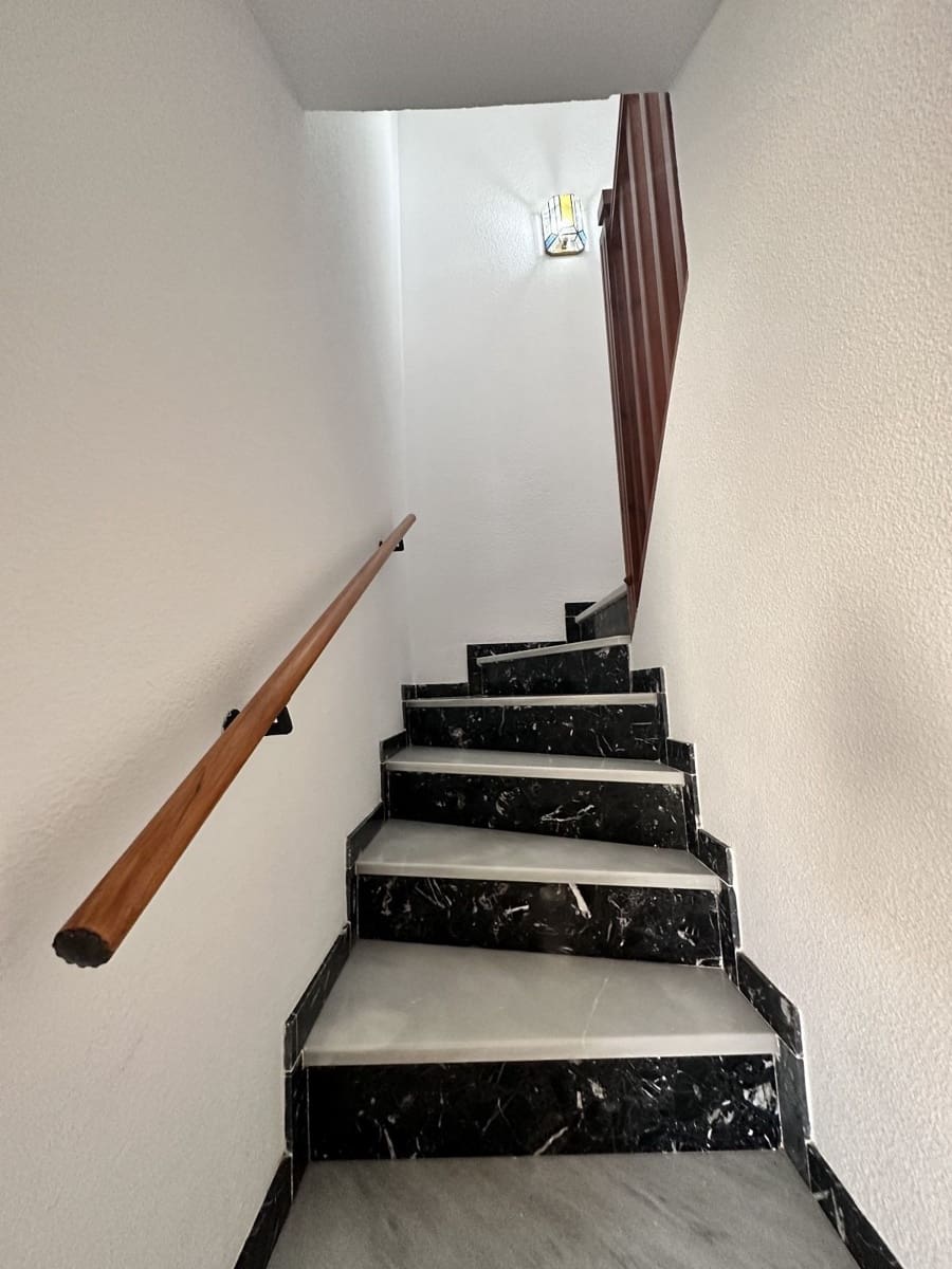 3 sypialnia Dom blizniak na sprzedaż w Torrox Park z basenem garażem - 340 000 € (Ref: 7478818)