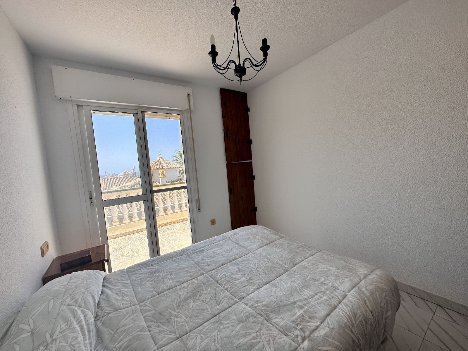 3 sypialnia Dom blizniak na sprzedaż w Torrox Park z basenem garażem - 340 000 € (Ref: 7478818)