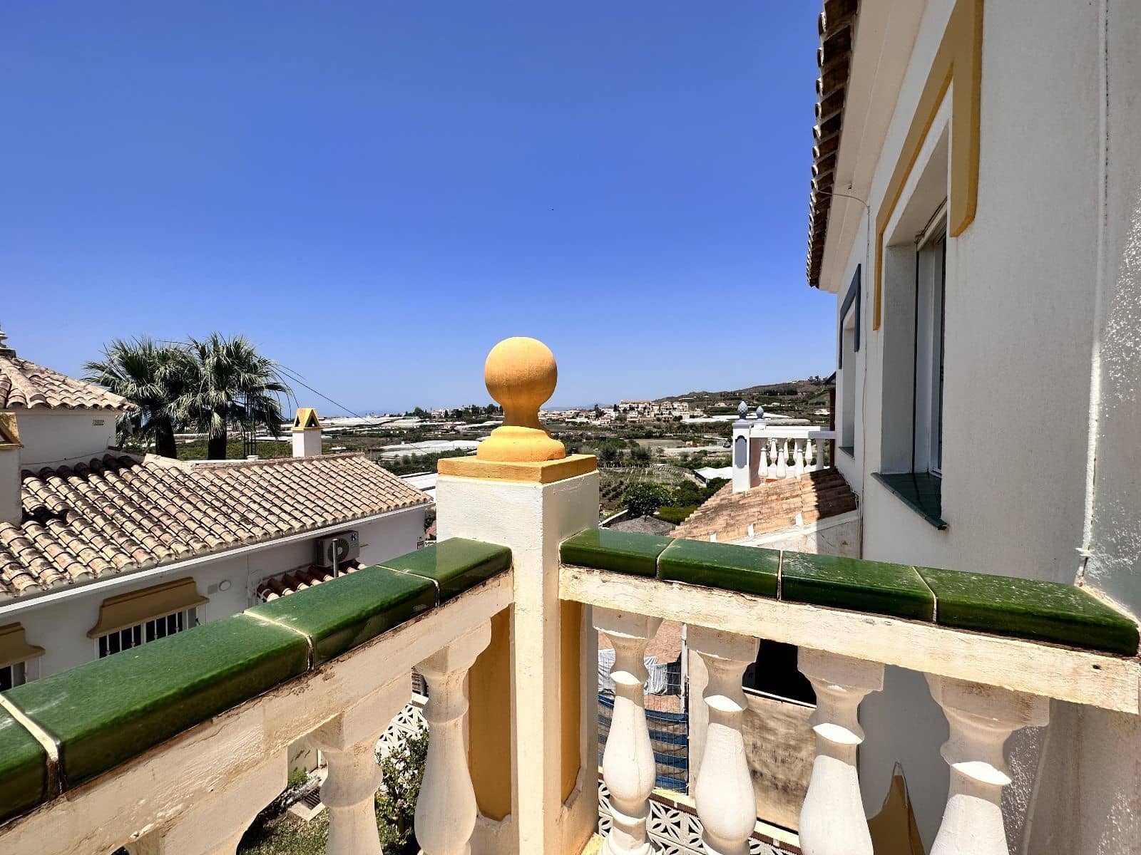 3 sypialnia Dom blizniak na sprzedaż w Torrox Park z basenem garażem - 340 000 € (Ref: 7478818)