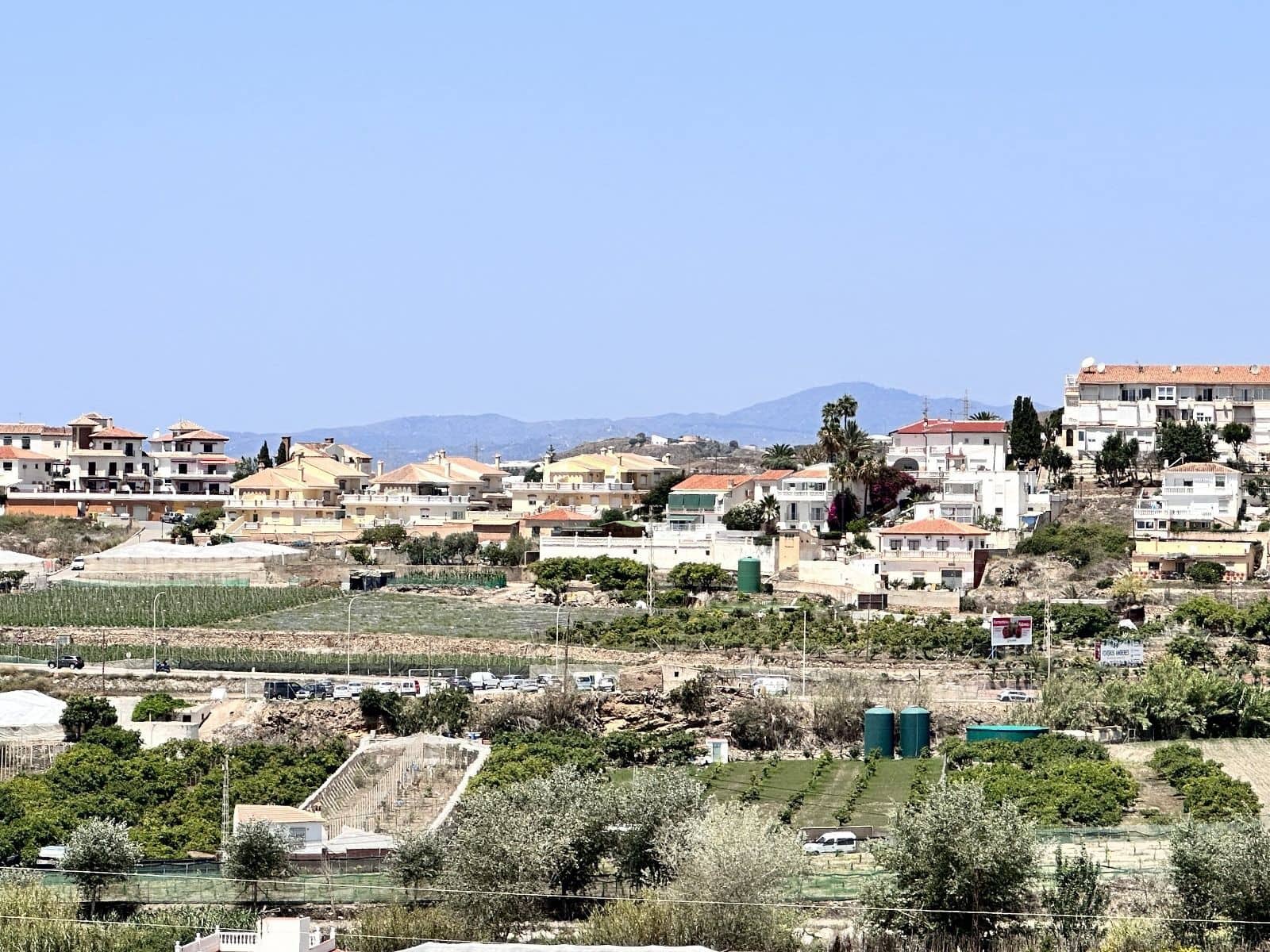 3 sypialnia Dom blizniak na sprzedaż w Torrox Park z basenem garażem - 340 000 € (Ref: 7478818)