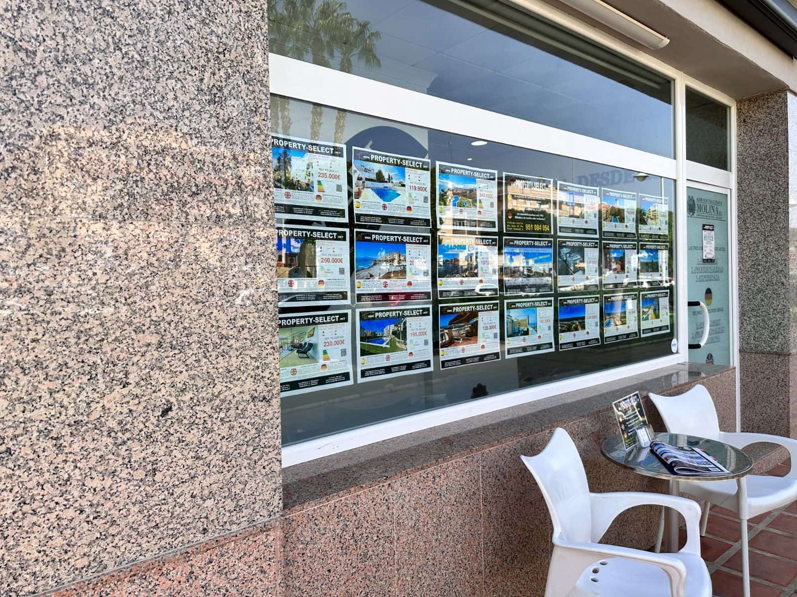 3 sypialnia Dom blizniak na sprzedaż w Torrox Park z basenem garażem - 340 000 € (Ref: 7478818)