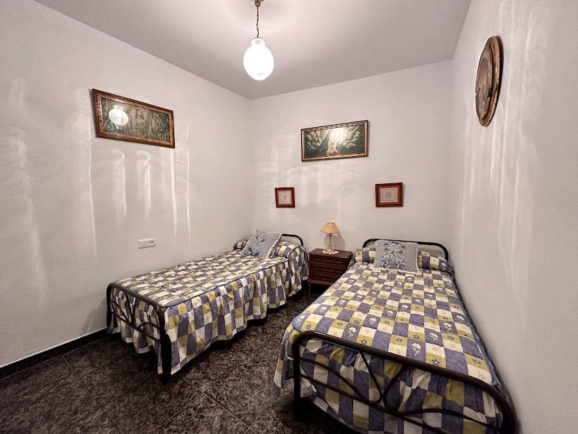 4 bedroom Townhouse for sale in Archez - € 80,000 (Ref: 7623325)