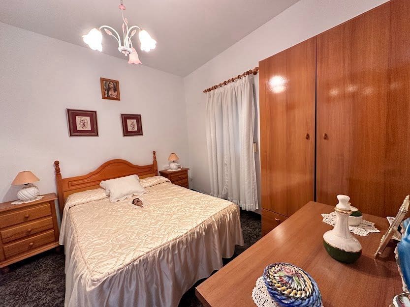 4 bedroom Townhouse for sale in Archez - € 80,000 (Ref: 7623325)