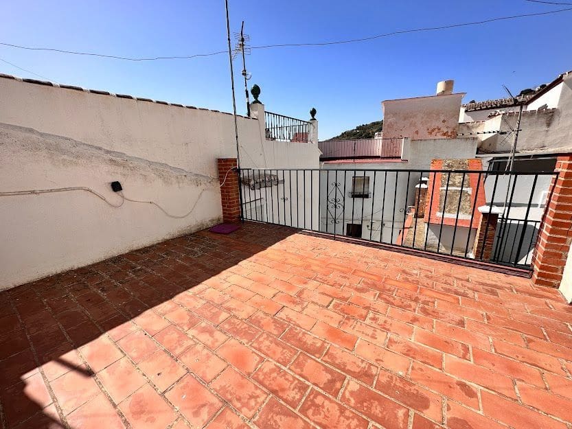 4 bedroom Townhouse for sale in Archez - € 80,000 (Ref: 7623325)