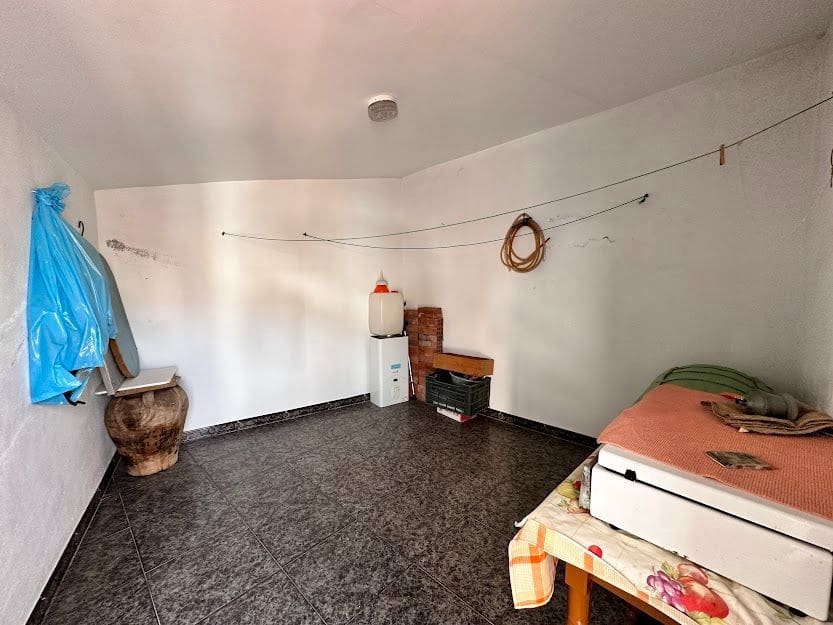 4 bedroom Townhouse for sale in Archez - € 80,000 (Ref: 7623325)