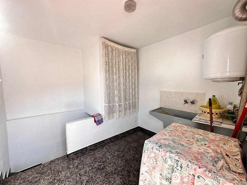 4 bedroom Townhouse for sale in Archez - € 80,000 (Ref: 7623325)