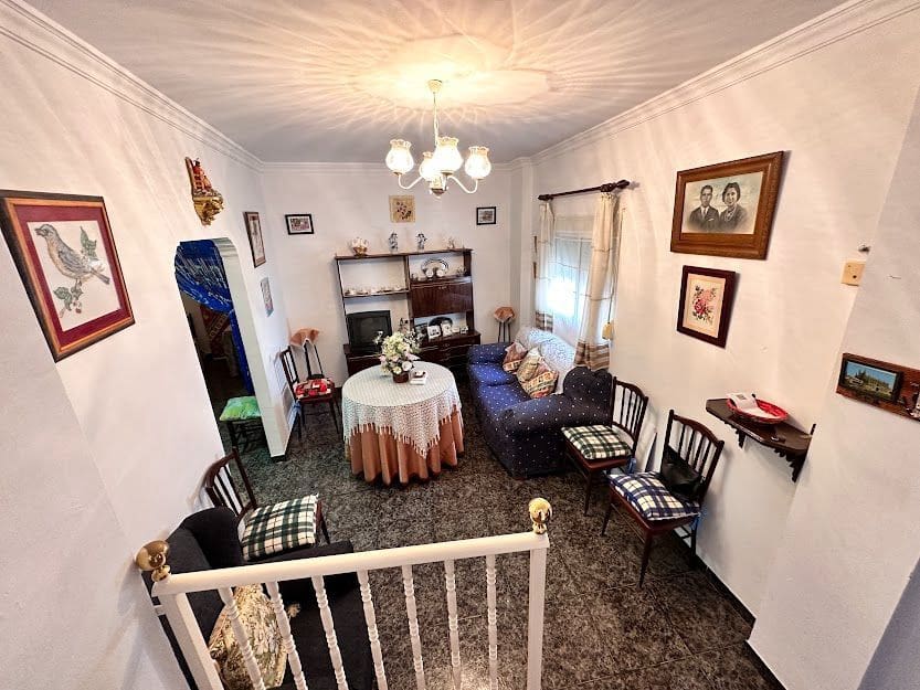 4 bedroom Townhouse for sale in Archez - € 80,000 (Ref: 7623325)