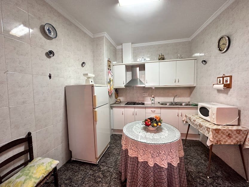 4 bedroom Townhouse for sale in Archez - € 80,000 (Ref: 7623325)