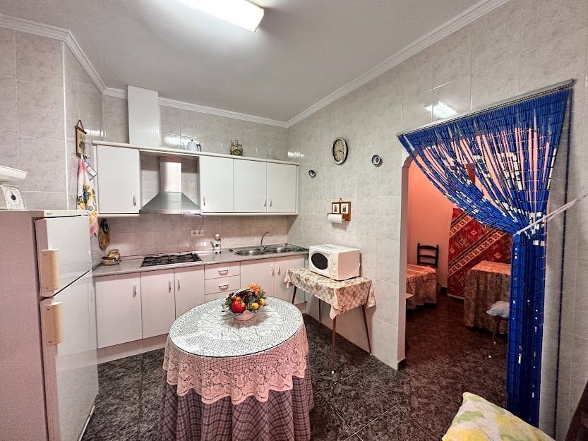 4 bedroom Townhouse for sale in Archez - € 80,000 (Ref: 7623325)