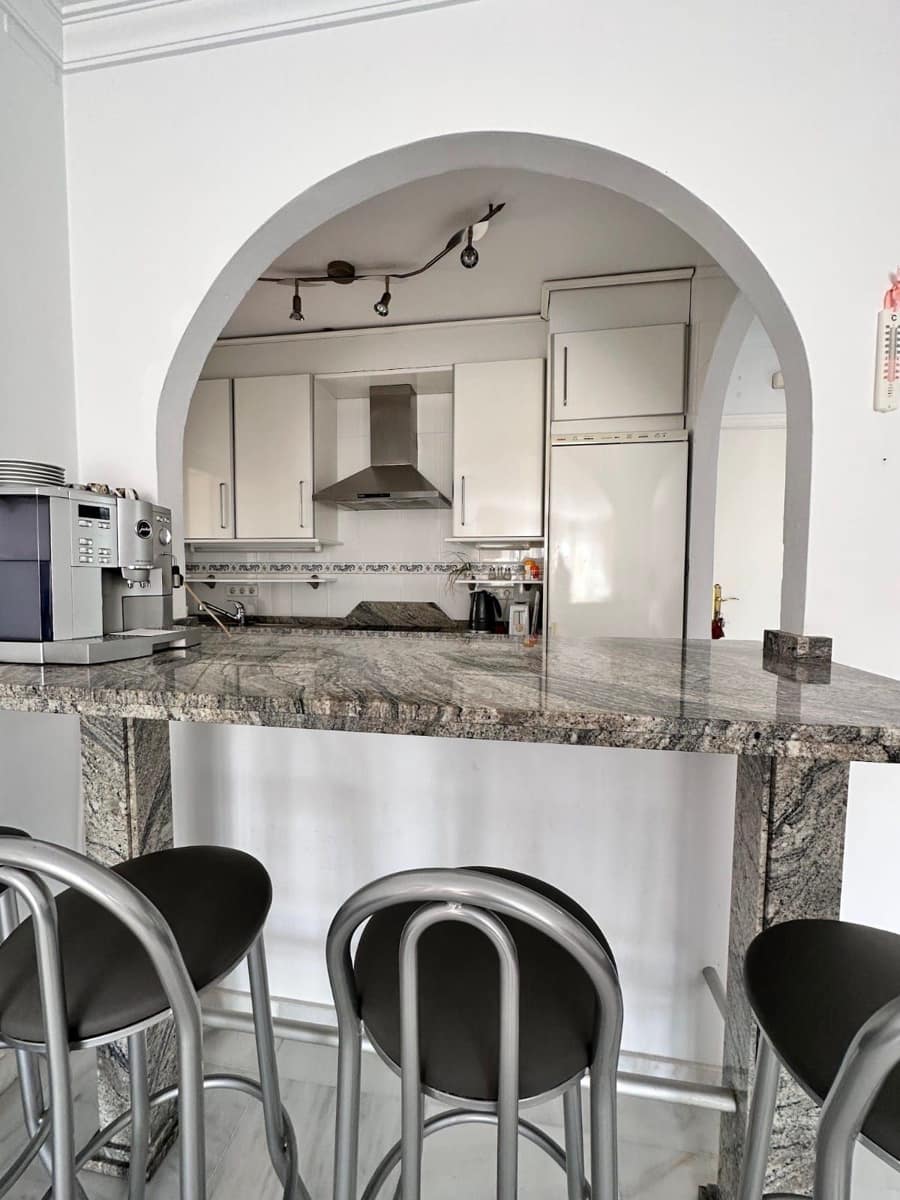 2 slaapkamer Penthouse voor vakantieverhuur in Torrox-Costa met garage - € 750 (Ref: 7647144)