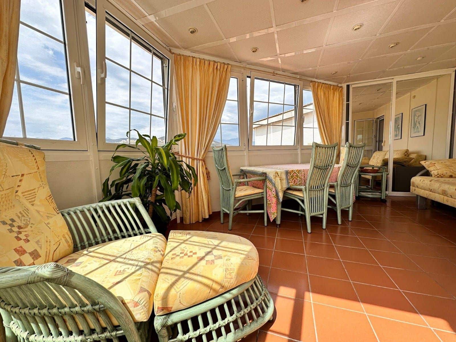 2 slaapkamer Penthouse voor vakantieverhuur in Torrox-Costa met garage - € 750 (Ref: 7647144)