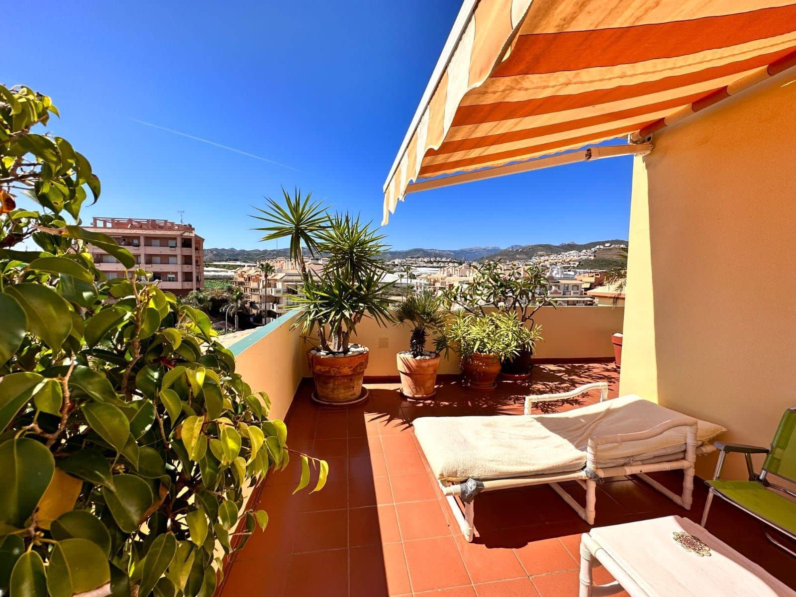 2 slaapkamer Penthouse voor vakantieverhuur in Torrox-Costa met garage - € 750 (Ref: 7647144)