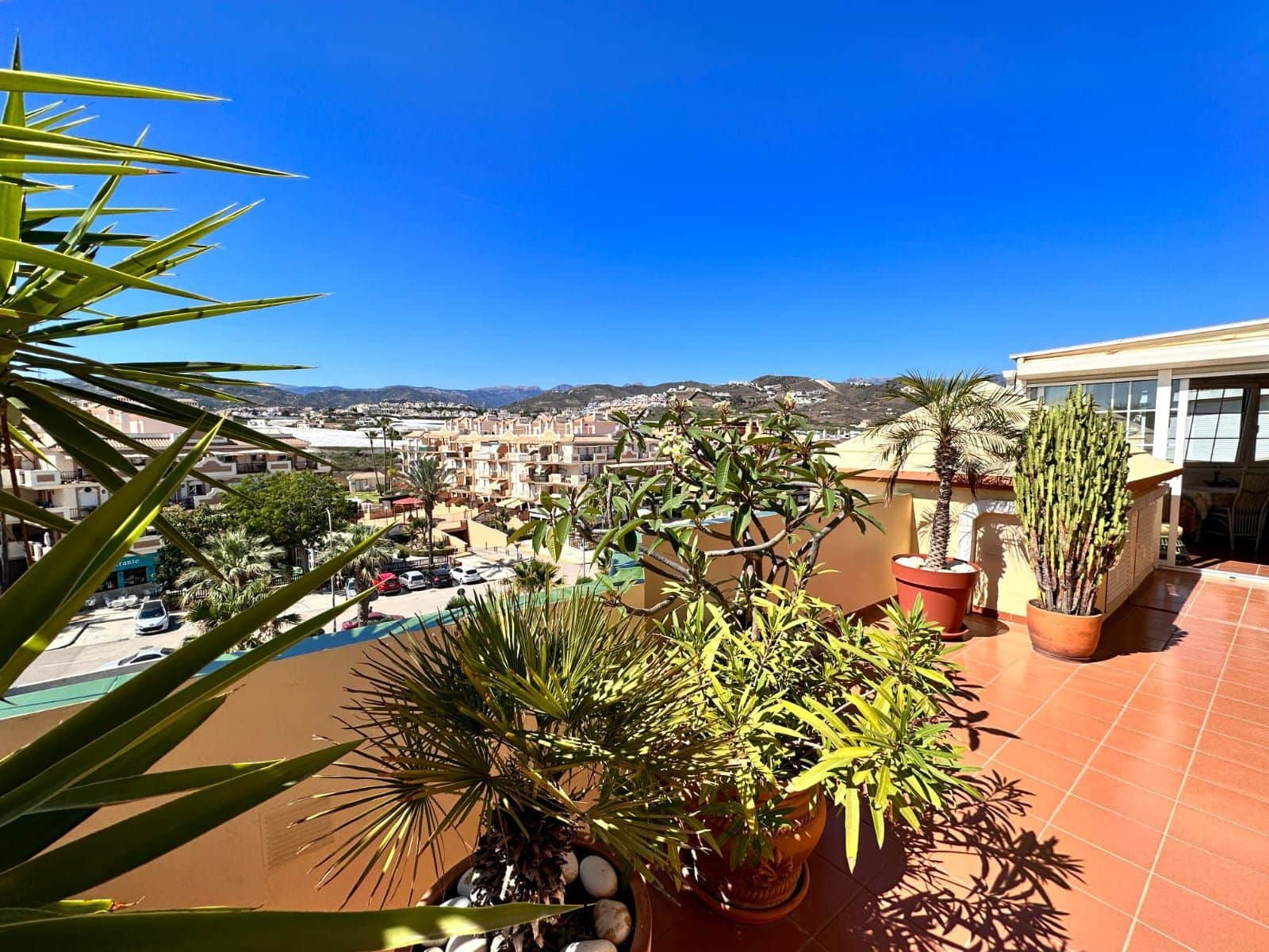 2 slaapkamer Penthouse voor vakantieverhuur in Torrox-Costa met garage - € 750 (Ref: 7647144)