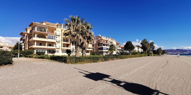 2 bedroom Penthouse for holiday rental in Torrox-Costa, Torrox with garage - € 750 (Ref: 7647144)