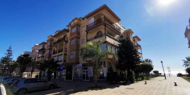 2 bedroom Penthouse for holiday rental in Torrox-Costa, Torrox with garage - € 750 (Ref: 7647144)