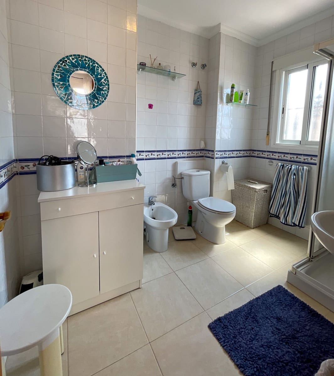 3 sypialnia Willa na sprzedaż w Torrox-Costa z basenem - 450 000 € (Ref: 7688759)