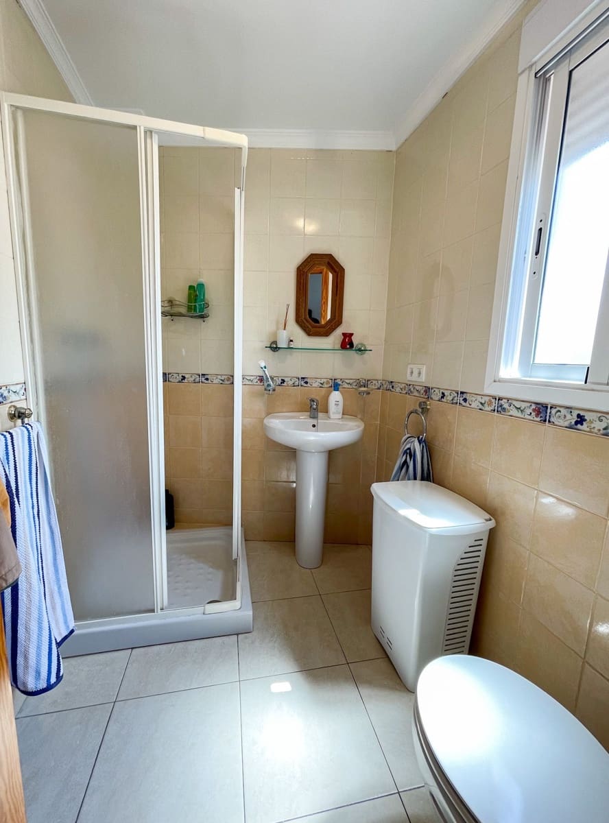 3 sypialnia Willa na sprzedaż w Torrox-Costa z basenem - 450 000 € (Ref: 7688759)