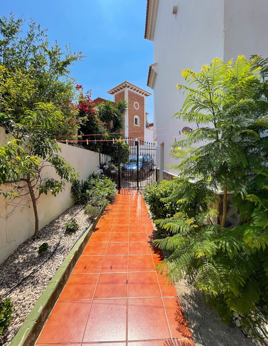 3 sypialnia Willa na sprzedaż w Torrox-Costa z basenem - 450 000 € (Ref: 7688759)