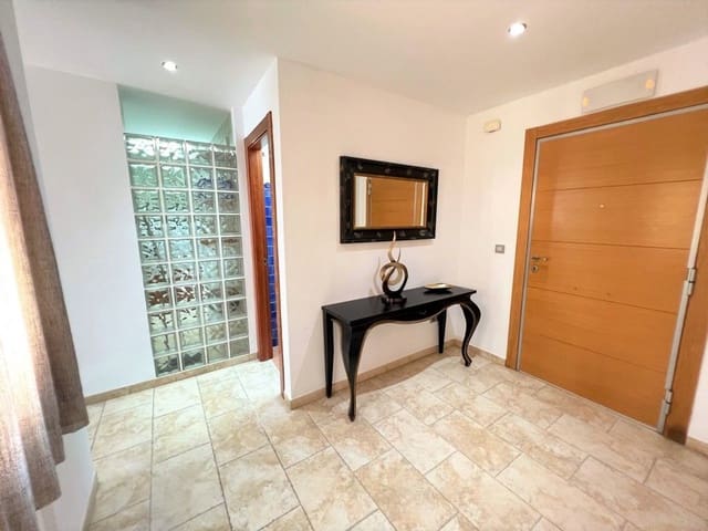 3 bedroom Penthouse for sale in Torrox-Costa, Torrox with garage - € 595,000 (Ref: 8067351)