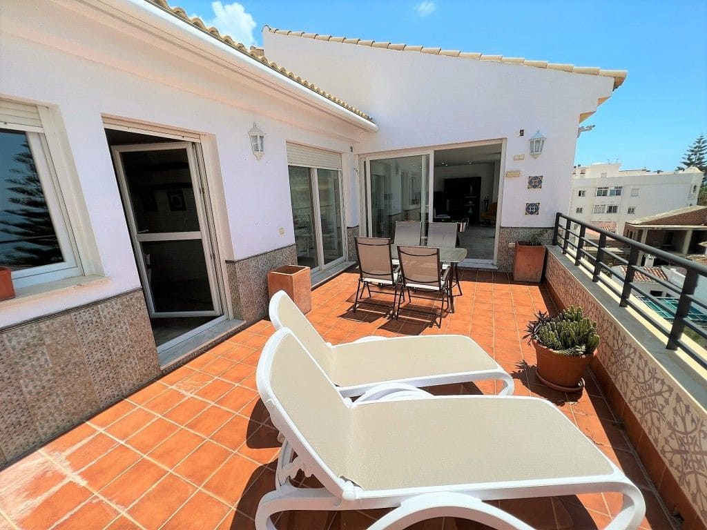 3 soverom Penthouse til salgs i Torrox-Costa med garasje - € 595 000 (Ref: 8067351)