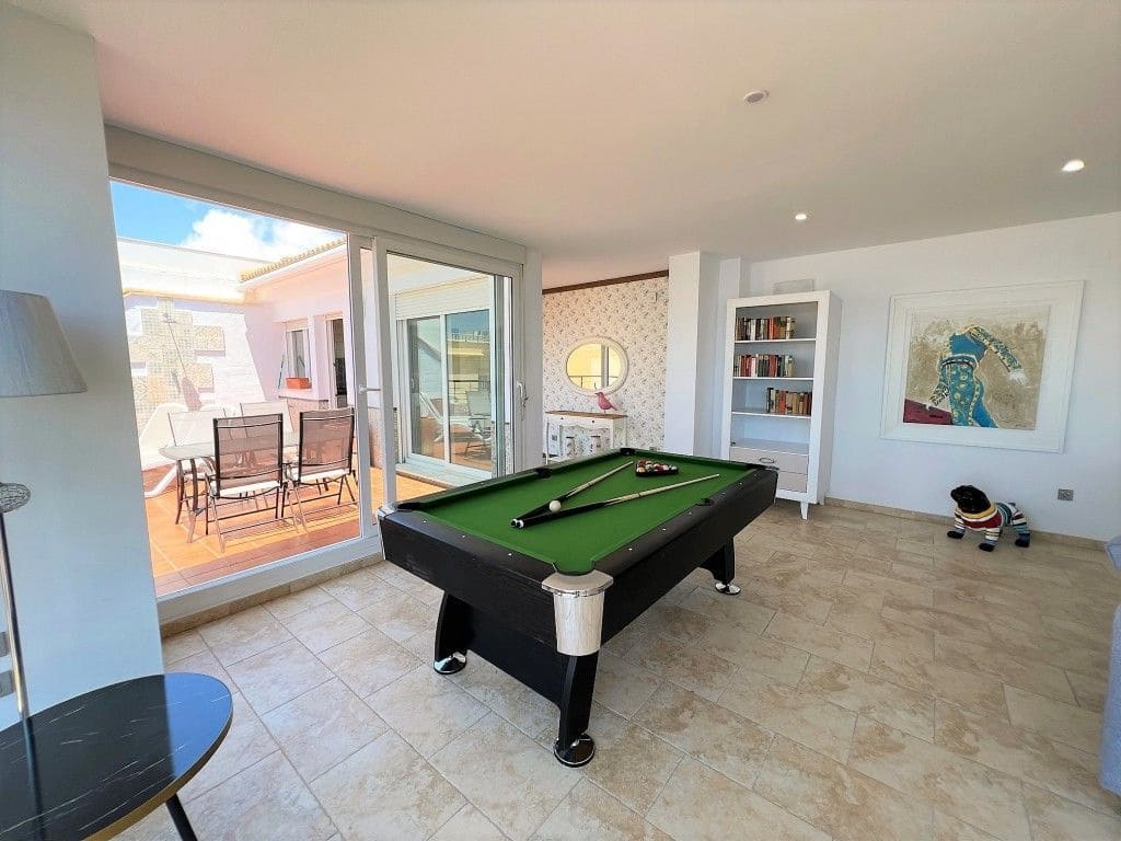 3 soverom Penthouse til salgs i Torrox-Costa med garasje - € 595 000 (Ref: 8067351)