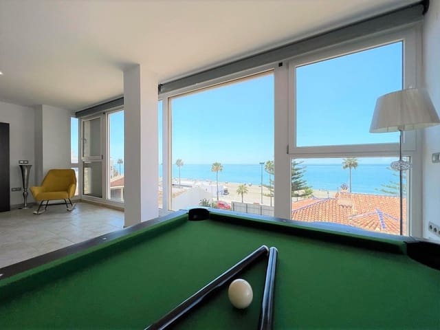 3 bedroom Penthouse for sale in Torrox-Costa, Torrox with garage - € 595,000 (Ref: 8067351)