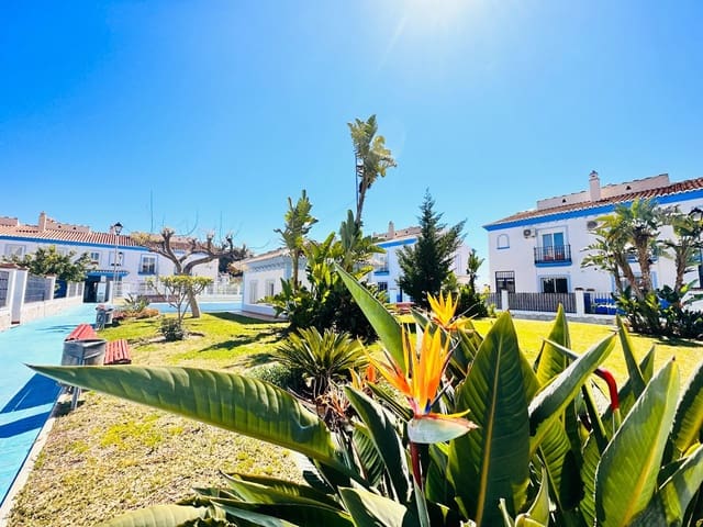 3 soveværelse Semi-Rækkehus til salg i Mezquitilla, Vélez-Málaga med swimmingpool garage - € 430.000 (Ref: 8077227)