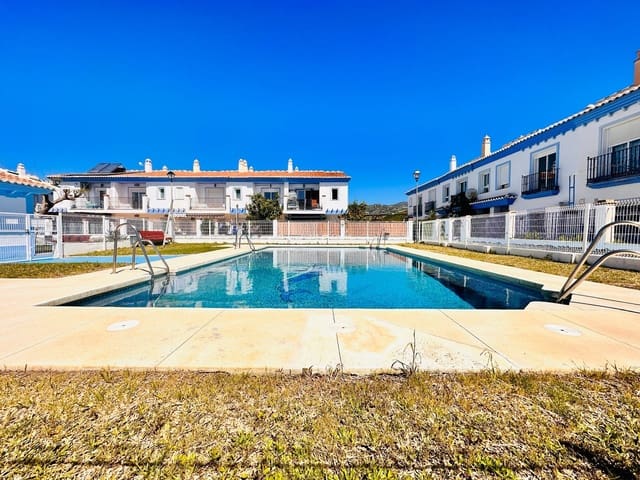3 soveværelse Semi-Rækkehus til salg i Mezquitilla, Vélez-Málaga med swimmingpool garage - € 430.000 (Ref: 8077227)