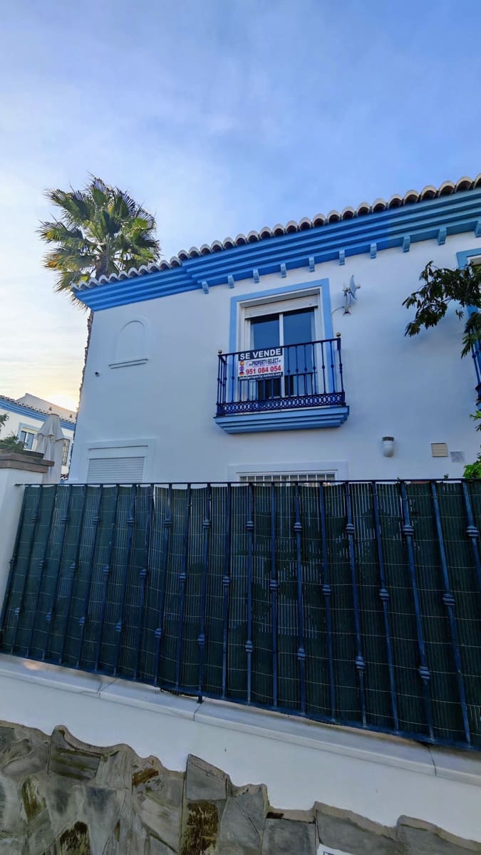 3 soveværelse Semi-Rækkehus til salg i Mezquitilla med swimmingpool garage - € 430.000 (Ref: 8077227)