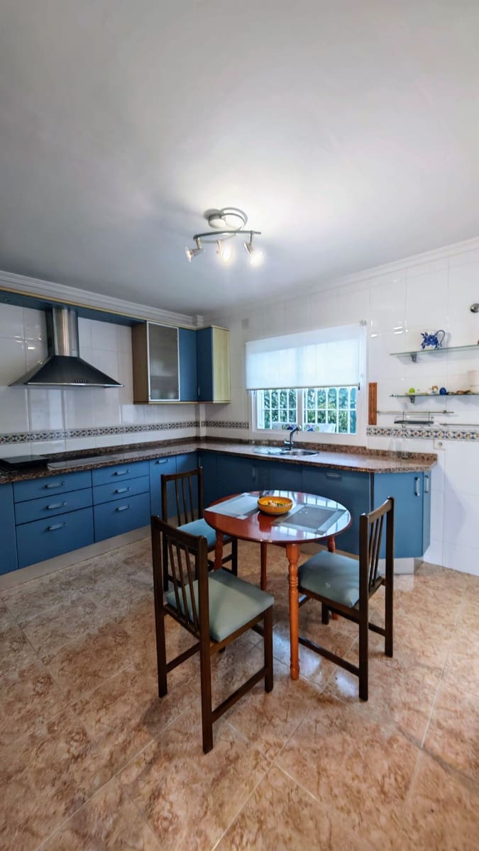 3 soveværelse Semi-Rækkehus til salg i Mezquitilla med swimmingpool garage - € 430.000 (Ref: 8077227)