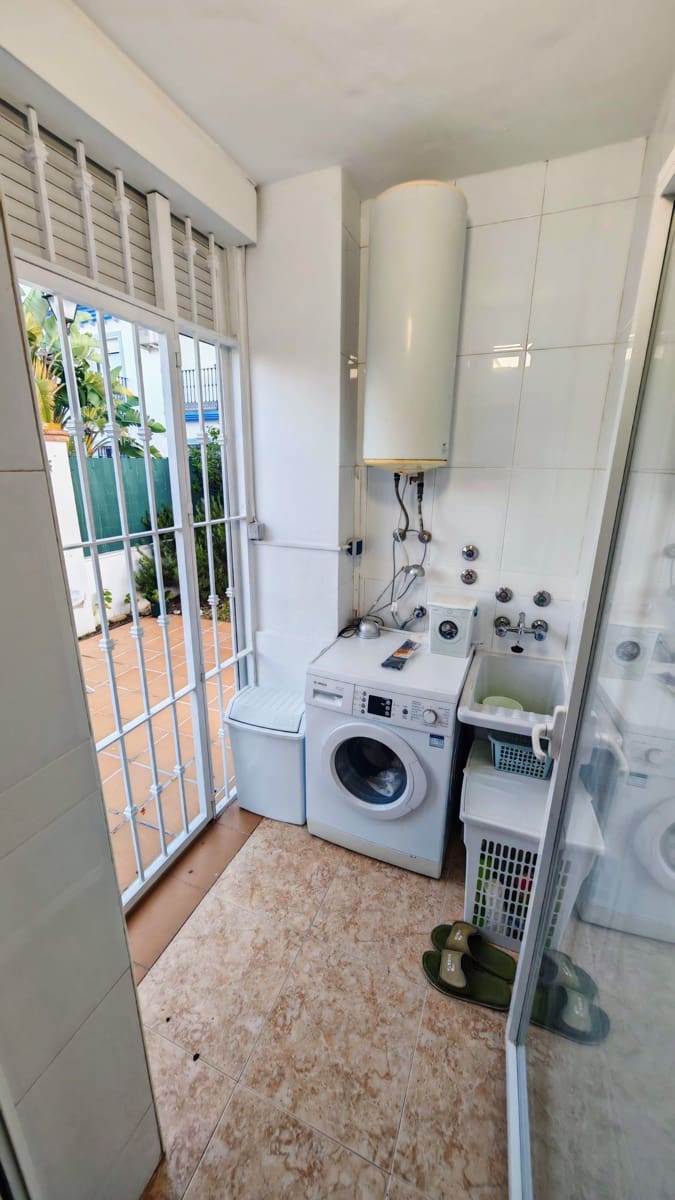 3 soveværelse Semi-Rækkehus til salg i Mezquitilla med swimmingpool garage - € 430.000 (Ref: 8077227)