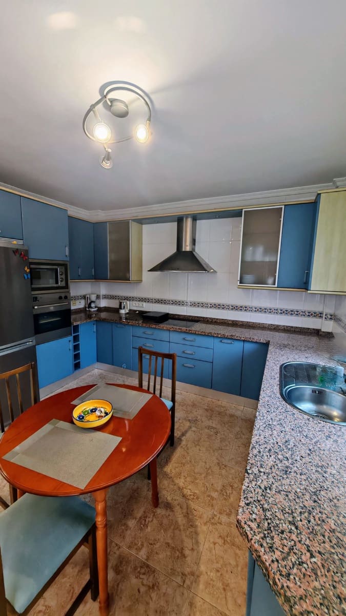 3 soveværelse Semi-Rækkehus til salg i Mezquitilla med swimmingpool garage - € 430.000 (Ref: 8077227)