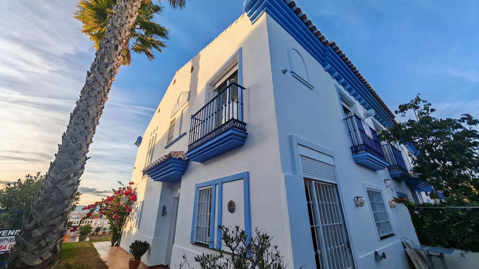 3 soveværelse Semi-Rækkehus til salg i Mezquitilla med swimmingpool garage - € 430.000 (Ref: 8077227)