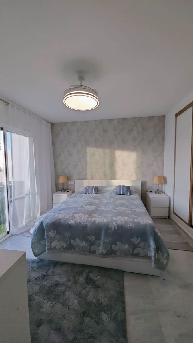 3 soveværelse Semi-Rækkehus til salg i Mezquitilla med swimmingpool garage - € 430.000 (Ref: 8077227)