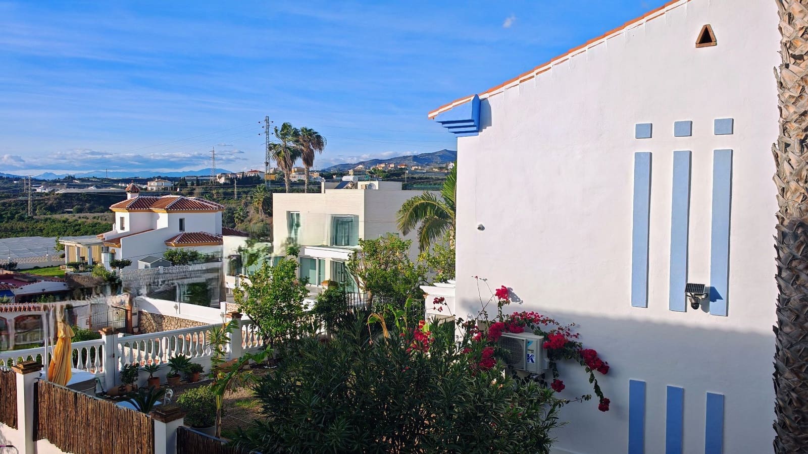 3 soveværelse Semi-Rækkehus til salg i Mezquitilla med swimmingpool garage - € 430.000 (Ref: 8077227)