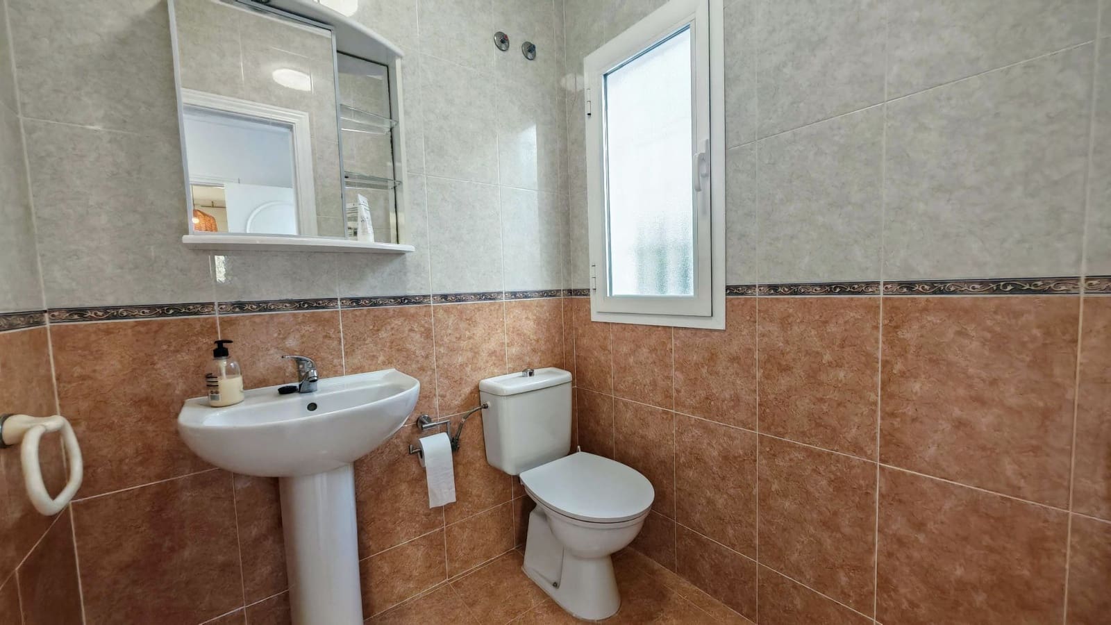 3 soveværelse Semi-Rækkehus til salg i Mezquitilla med swimmingpool garage - € 430.000 (Ref: 8077227)