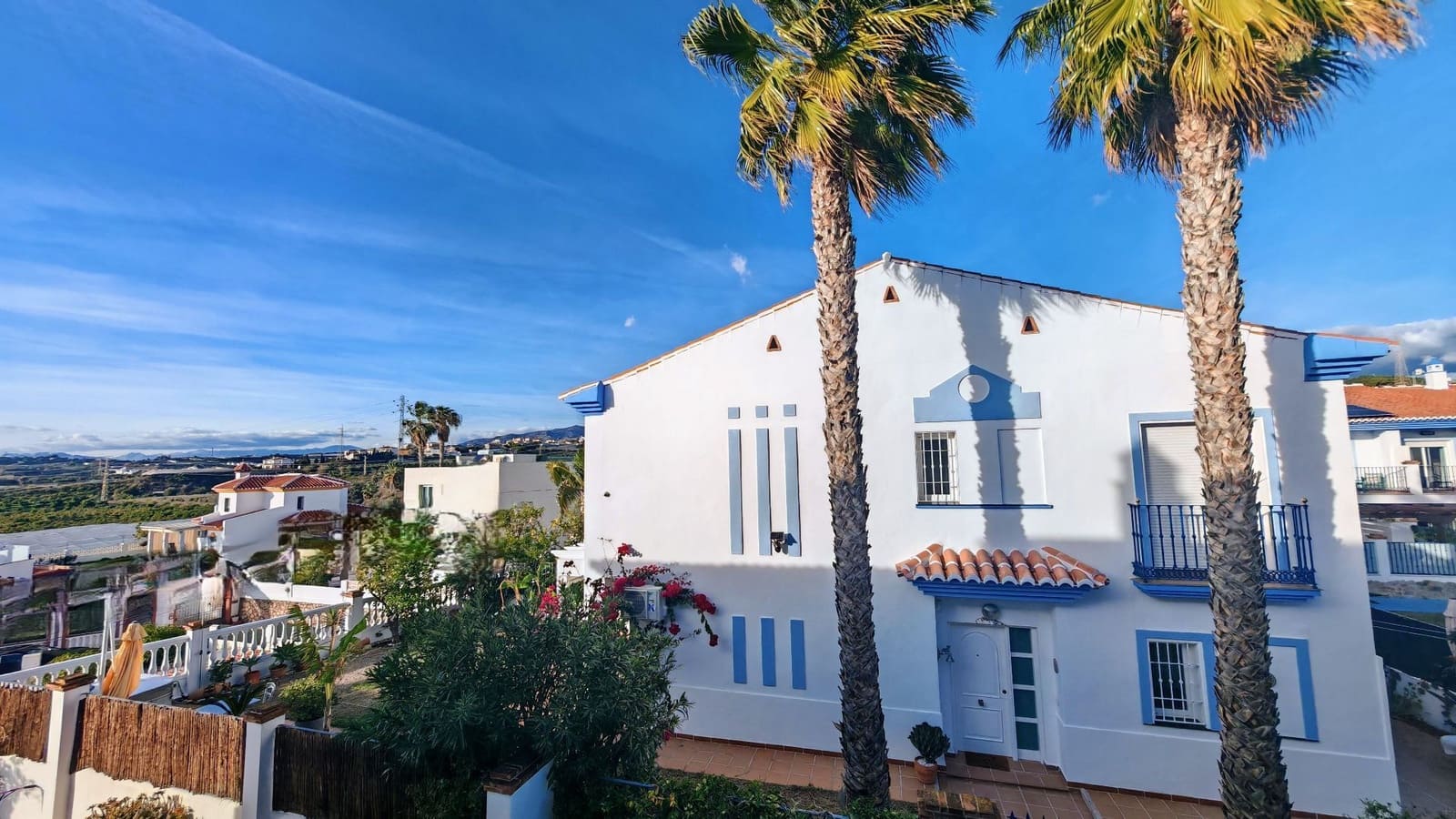 3 soveværelse Semi-Rækkehus til salg i Mezquitilla med swimmingpool garage - € 430.000 (Ref: 8077227)