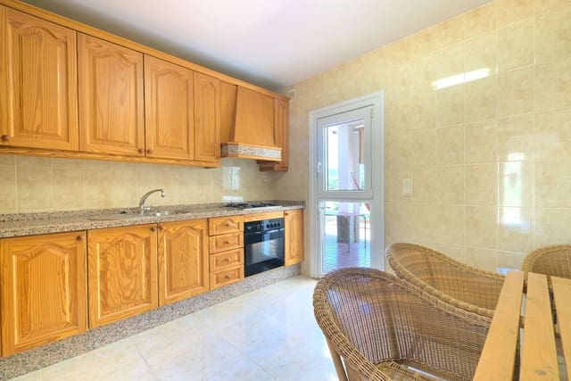 2 soverom Villa til salgs i Sedella med svømmebasseng garasje - € 280 000 (Ref: 8157869)